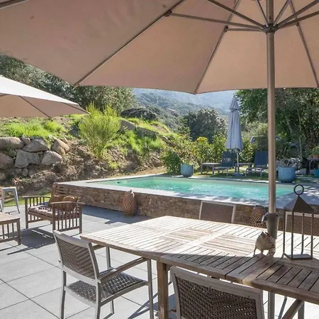 Casa Dolce, Avec Piscine Вилла Сартен